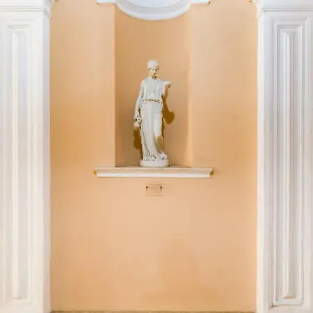 Repubblica Exclusive Rome