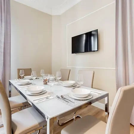 Repubblica Exclusive Apartman *